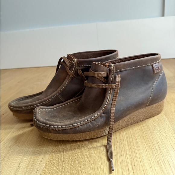 Clarks Wallabee Brown Leather Chukka Boots - Picture 1 of 8